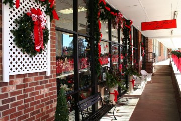 always_and_forever_florist_christmas_storefront