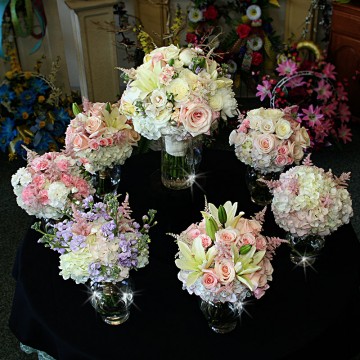 bride-and-bridesmaids-bouquets-3