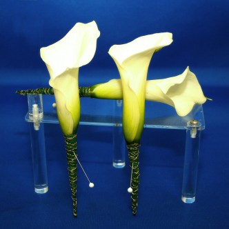 Calla lily wedding boutonniere 01