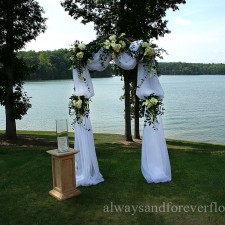 Wedding archway on lake 02