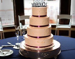 Marovich wedding couple cake