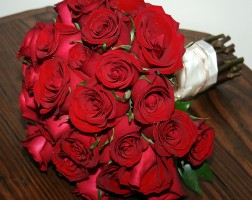 Red rose bridal wedding bouquet