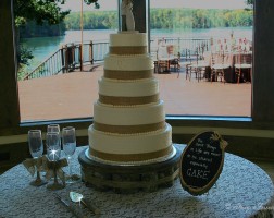 Rustic wedding cake