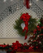 Display wall string lights with wreath