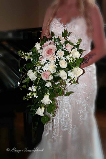 Flowing bridal bouquet