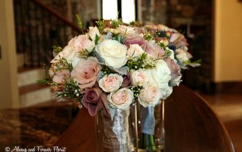 Bridesmaid Bouquets On Bella Collina Bar