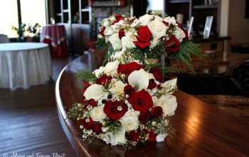 Christmas Bridal Bouquets On Bella Collina Bar