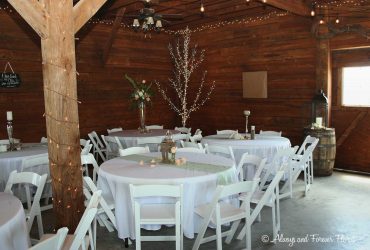 Barn wedding reception at oakhaven