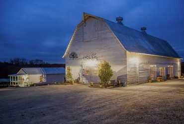 Oakhaven wedding venue barn