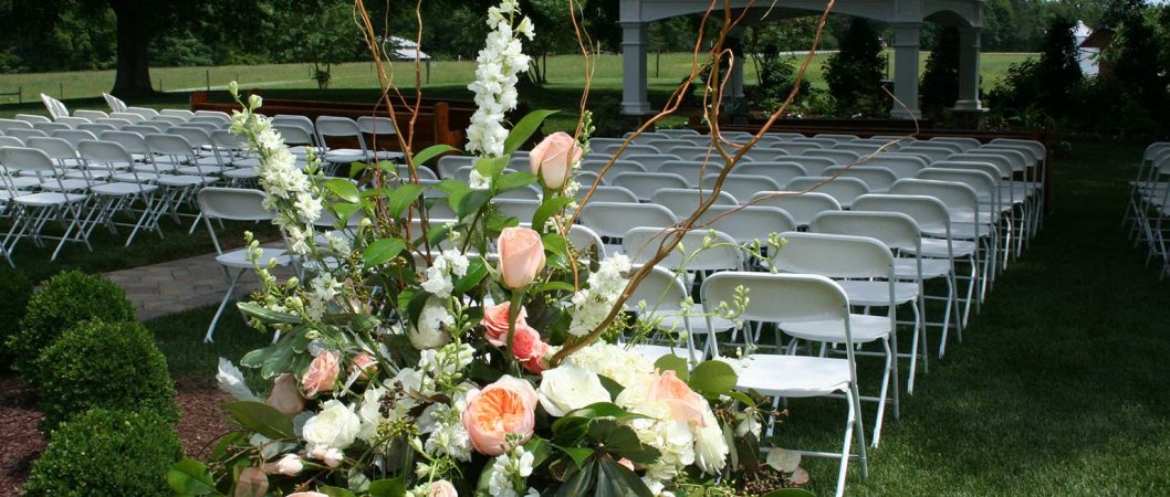 Outdoor wedding at oakhaven