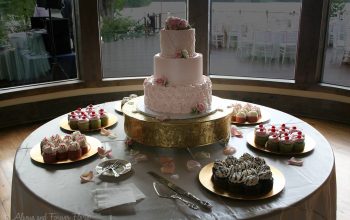 Wedding cake by bakemehappy