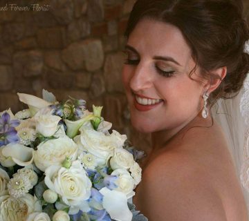 Gorgeous bride elegant bouquet