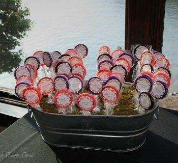 Lollipops for the wedding guests