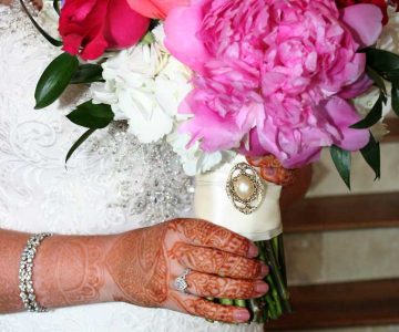 Magnaminous pinks in bridal bouquet