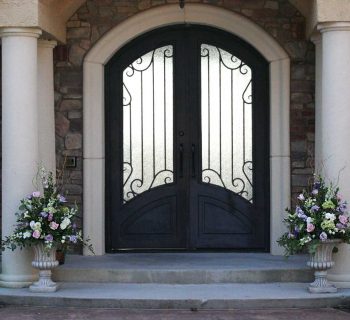 Two gorgeous urn arrangements